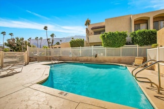 200 E Racquet Club Rd Unit 31, Palm Springs, CA 92262