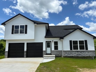160 Saddlebrook Ln, Dry Ridge, KY 41035