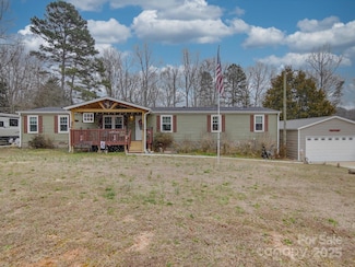 1114 Beagles Run Dr, Lincolnton, NC 28092
