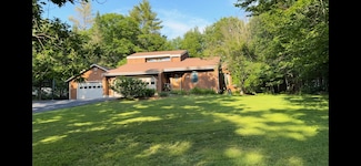 43 Webb River Dr, Dixfield, ME 04224