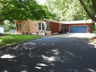 2120 E 200 S, Knox, IN 46534