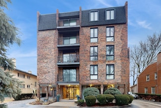 1421 Bonnie Brae Place Unit 4E, River Forest, IL 60305