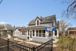 2101 4th St, Saint Paul, MN 55110