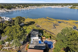 231 Pawson Rd, Branford, CT 06405