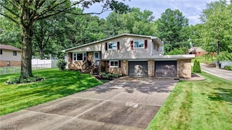 2463 Renner Dr NW, Dover, OH 44622