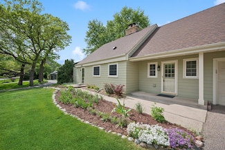 2405 Jewel Ln N, Plymouth, MN 55447