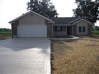 206 Jeremy Dr, Milford, IN 46542
