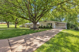 7912 Oakdale St, Saint Louis, MO 63123