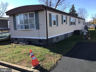 5510 Golden Dr, Morrisville, PA 19067