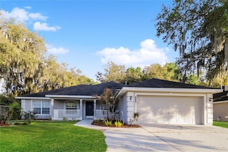 2879 Blackwater Oaks Dr, Mulberry, FL 33860