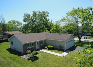 4585 Zeppelin Dr, Hanover Park, IL 60133