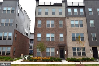 13542 Innovation Station Loop Unit 11B, Herndon, VA 20171