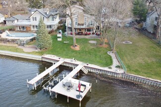 2407 N Villa Ln, McHenry, IL 60051