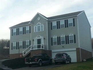421 White Pine Ln, Baden, PA 15005