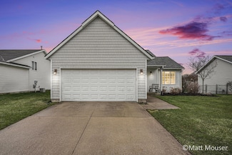 2908 Woodglen St NW, Grand Rapids, MI 49504