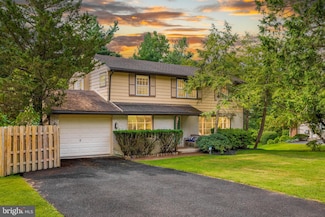 8904 Patton Rd, Glenside, PA 19038