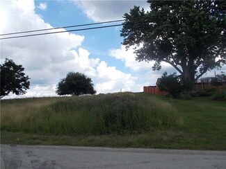 888 Mcclelland Rd, Finleyville, PA 15332