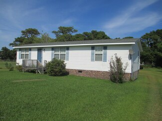 160 Shackleford Dr, Harkers Island, NC 28531