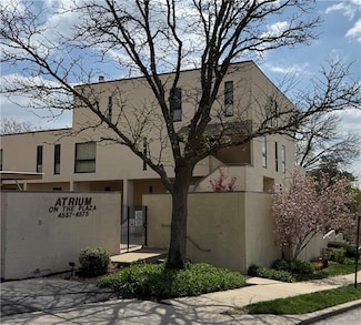 4579 Walnut St, Kansas City, MO 64111