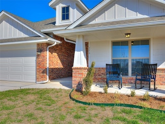 526 Cherrybark Dr, Goldsby, OK 73093