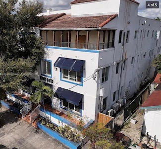 1021 NW 3rd St Unit 306, Miami, FL 33128