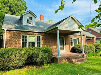 904 Academy St N, Ahoskie, NC 27910
