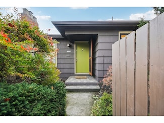 3286 NE Holman St, Portland, OR 97211