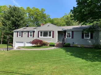 8 Country Club Rd, North Reading, MA 01864