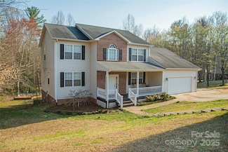 200 Winding Creek Dr, Morganton, NC 28655