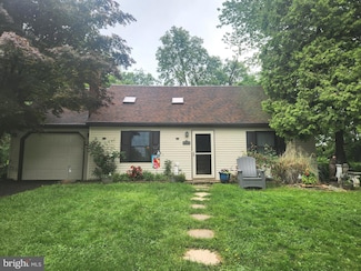 1970 Barton Dr, Lancaster, PA 17603
