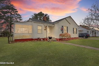 811 Clark Ave, New Bern, NC 28560