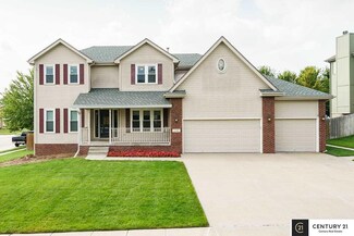 114 Wilma Rd, Papillion, NE 68133