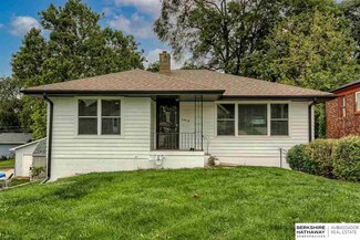 6818 Maple St, Omaha, NE 68104