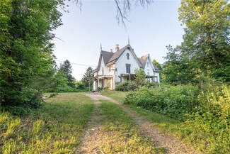 1200 Hope St, Bristol, RI 02809