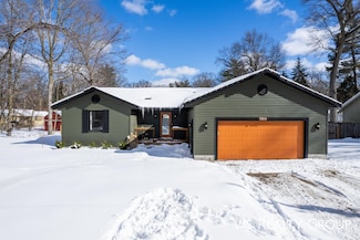 15930 Fern Ave, Spring Lake, MI 49456