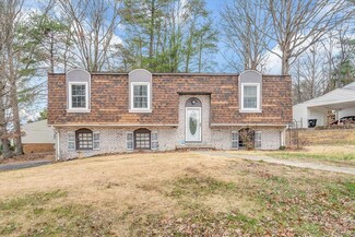 4151 Chaparral Dr, Roanoke, VA 24018