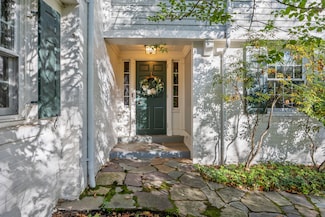 175 Tokeneke Dr, North Haven, CT 06473