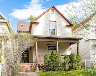 2718 W 3rd St, Duluth, MN 55806