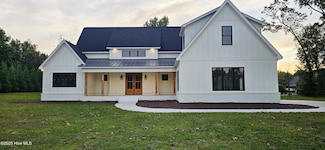 2827 Landing Cir, Grimesland, NC 27837