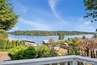 70 E Rustle Way, Grapeview, WA 98546
