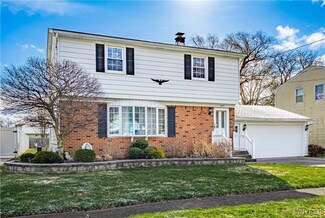 1419 Doebler Dr, North Tonawanda, NY 14120