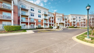 701 W Rand Rd Unit 227, Arlington Heights, IL 60004