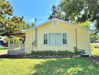 203 E Maple St, Girard, KS 66743