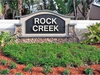 2574 Lakeview Ct, Hollywood, FL 33026