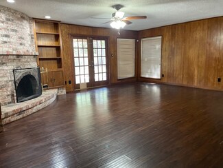 9607 Amberwick Dr, Houston, TX 77031