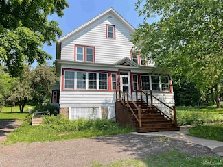815 Roberts St, Wakefield, MI 49968