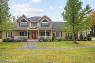 321 Hemlock Dr, Lake Ariel, PA 18436