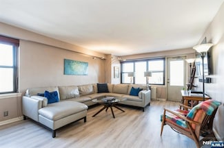 285 Aycrigg Ave Unit 6E, Passaic, NJ 07055