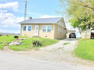 538 E 600 N, Rushville, IN 46173