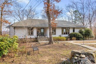 1420 Sunset Dr, Signal Mountain, TN 37377